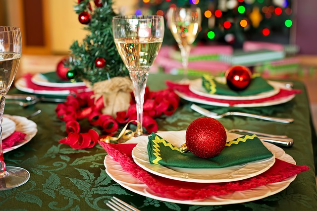 christmas-table-1909796_640